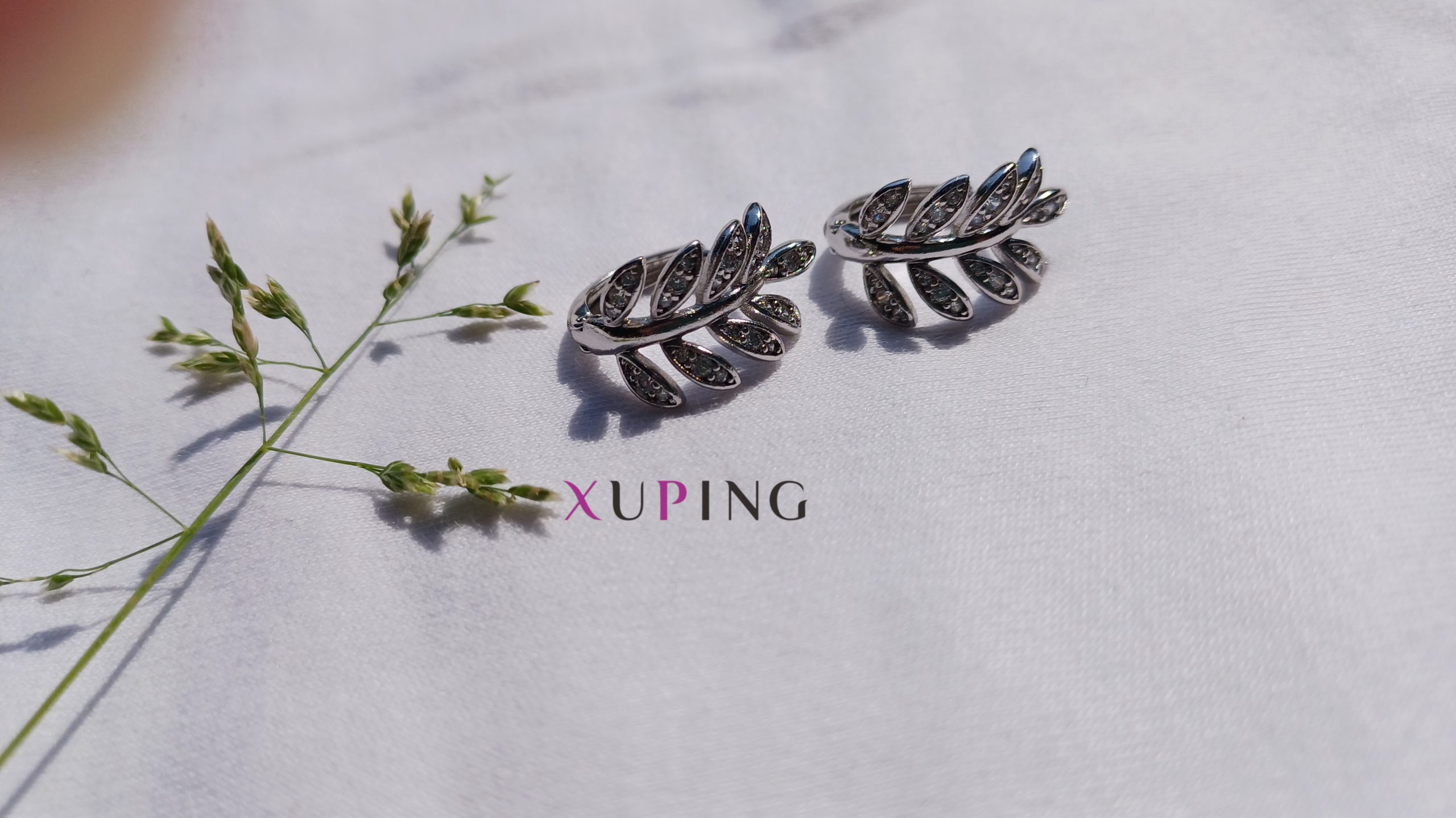 20250330_104057 گوشواره برگ سفید ژوپینگ ضد حساسیت روکش طلا